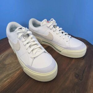 NIKE Women’s Court Fit Legacy Lift Platform Shoe White FJ5483- Size 10